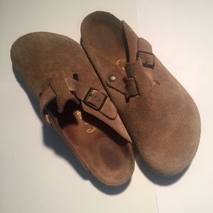 Birkenstock’s men’s size 12. Excellent condition.